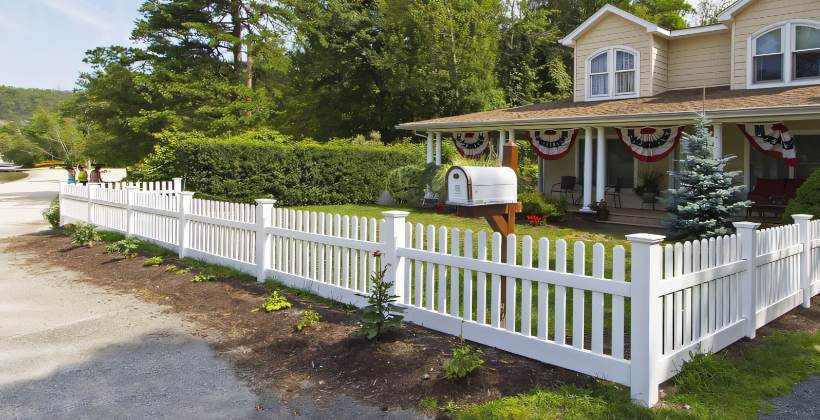 Catalyst Rockport Classic Dog-Ear Picket Fence